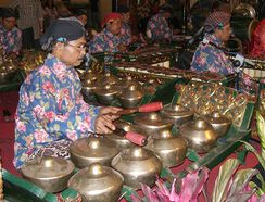 Gamelan player.jpg